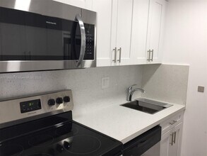 1933 SW 7th St in Miami, FL - Building Photo - Building Photo
