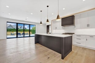 4920 N Lincoln Ave in Chicago, IL - Building Photo