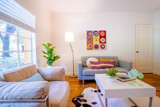 1401 Ashwood Rd in Austin, TX - Building Photo - Building Photo