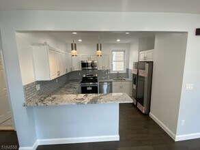 41 Hinsdale Pl-Unit -1 in Newark, NJ - Building Photo - Building Photo