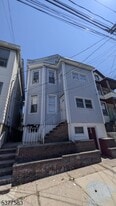 117 E 15th St in Paterson, NJ - Building Photo