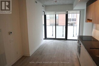 161 Roehampton Ave in Toronto, ON - Building Photo - Building Photo