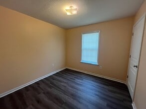 1819 Hazel Dr in Valdosta, GA - Building Photo - Building Photo