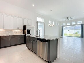 234 Mosaic Blvd in Daytona Beach, FL - Foto de edificio - Building Photo