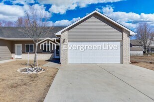 208 Northern Ct in Mulvane, KS - Building Photo