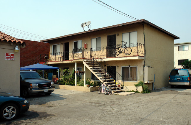 4737 Marine Ave in Lawndale, CA - Foto de edificio - Building Photo