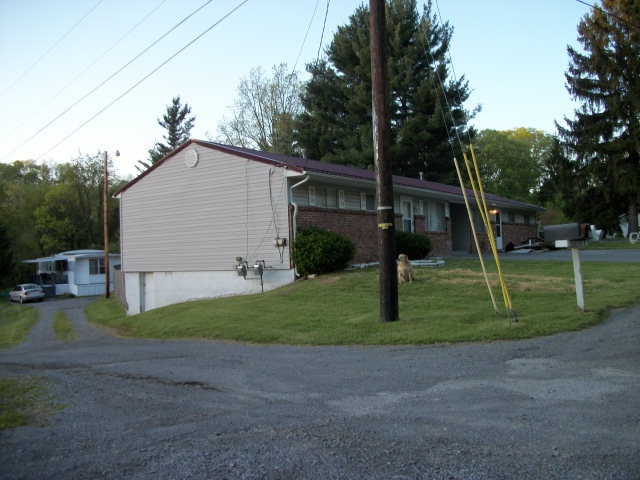 159-165 Low Gap Rd in Princeton, WV - Foto de edificio