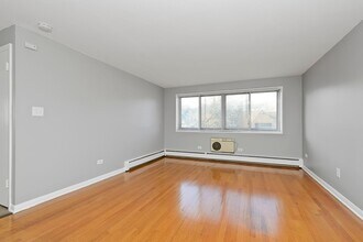 10604 S Walden Parkway in Chicago, IL - Building Photo - Interior Photo