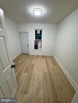 2535 S 8th St in Philadelphia, PA - Building Photo