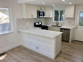 8697 Franklin St in Windsor, CA - Building Photo - Building Photo