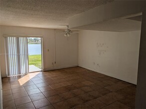 9369 Fontainebleau Blvd in Miami, FL - Building Photo - Building Photo