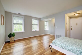 3420 38th St NW, Unit D-418 in Washington, DC - Foto de edificio - Building Photo