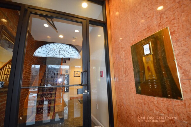 1803 Beacon St, Unit 6