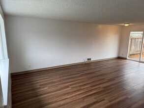 4072 Southway Loop in Springfield, OR - Building Photo - Building Photo