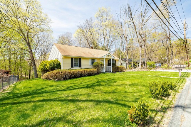 9 Ryan Pl in Woodbury, NY - Building Photo - Building Photo