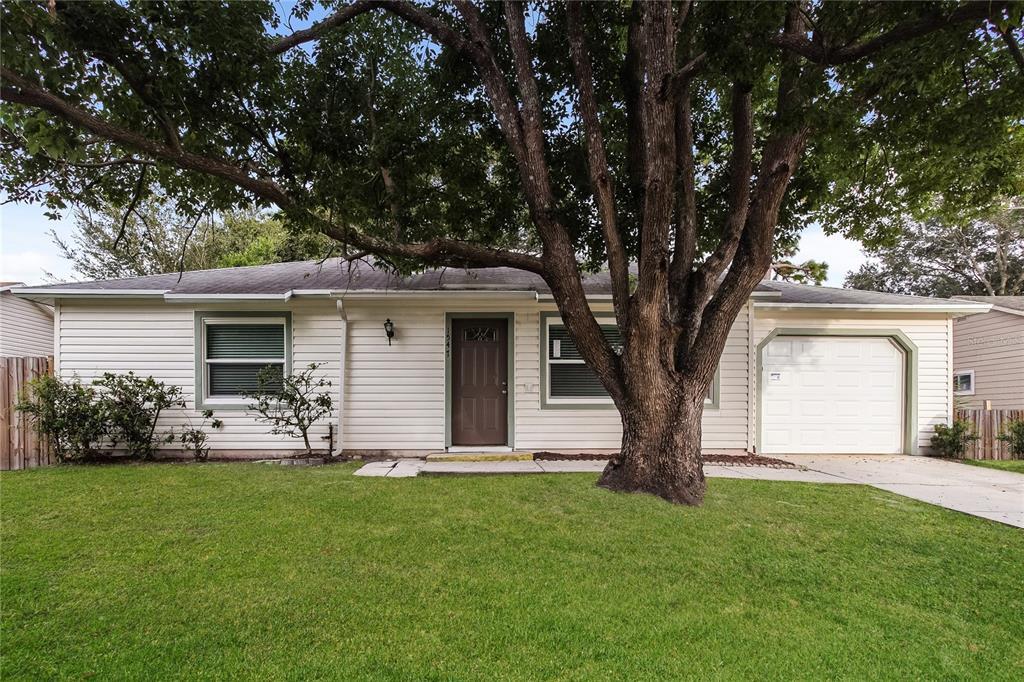 1547 Elmwood Ave in Kissimmee, FL - Foto de edificio