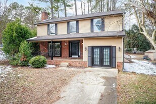 7101 Summerland Dr in Raleigh, NC - Building Photo