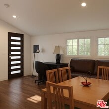 5240 Buffalo Ave in Los Angeles, CA - Building Photo - Building Photo