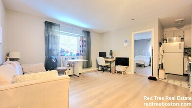 200 Kelton St, Unit A-14 in Boston, MA - Building Photo - Building Photo