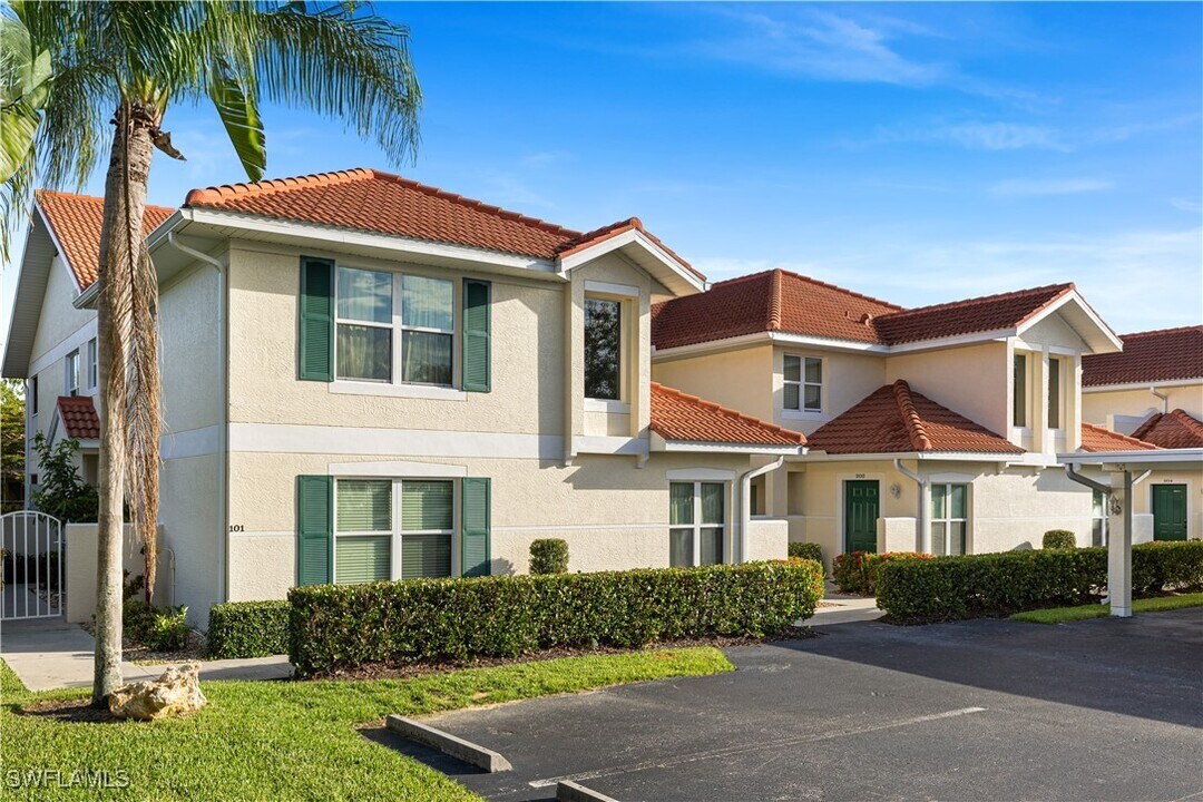 5455 Worthington Ln in Naples, FL - Building Photo