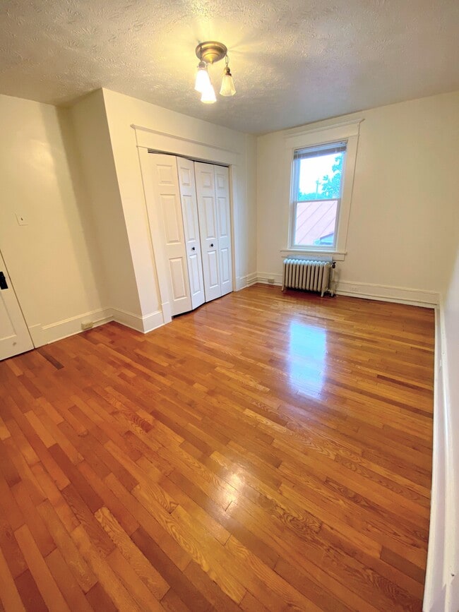 21 N Braddock St, Unit 4 in Winchester, VA - Building Photo - Building Photo