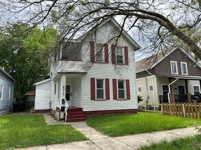 6011 Pear Ave in Cleveland, OH - Building Photo - Building Photo