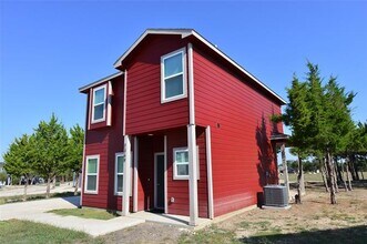 2369 Murphy Ct in Red Oak, TX - Foto de edificio - Building Photo