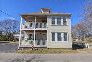 8-10 California Ave, Unit 1 in Bellingham, MA - Building Photo