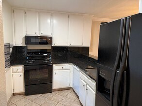 453 Alberto Way in Los Gatos, CA - Building Photo - Building Photo