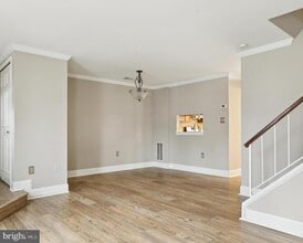 7420 Houndsbury Ct in Alexandria, VA - Building Photo - Building Photo