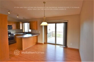 18047 Johnson St NW in Elk River, MN - Foto de edificio - Building Photo