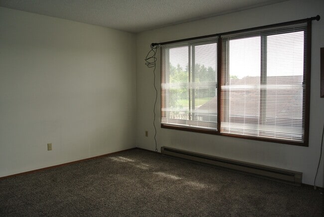 1711 16th St NW in Minot, ND - Building Photo - Building Photo