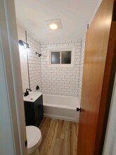 4208 Crestview Dr in Rockford, IL - Foto de edificio - Building Photo