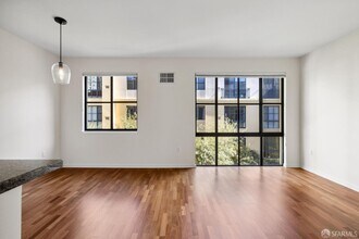 88 Townsend St in San Francisco, CA - Building Photo - Building Photo