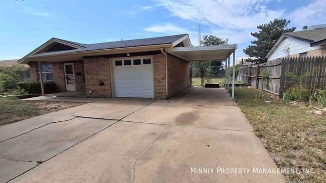 2813 John Dr in Amarillo, TX - Foto de edificio - Building Photo
