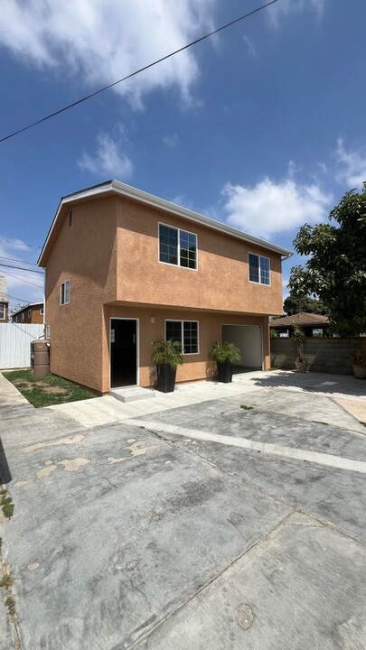 419 N Sloan Ave in Compton, CA - Building Photo