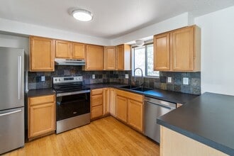 11824 N Guinevere Dr in Spokane, WA - Foto de edificio - Building Photo