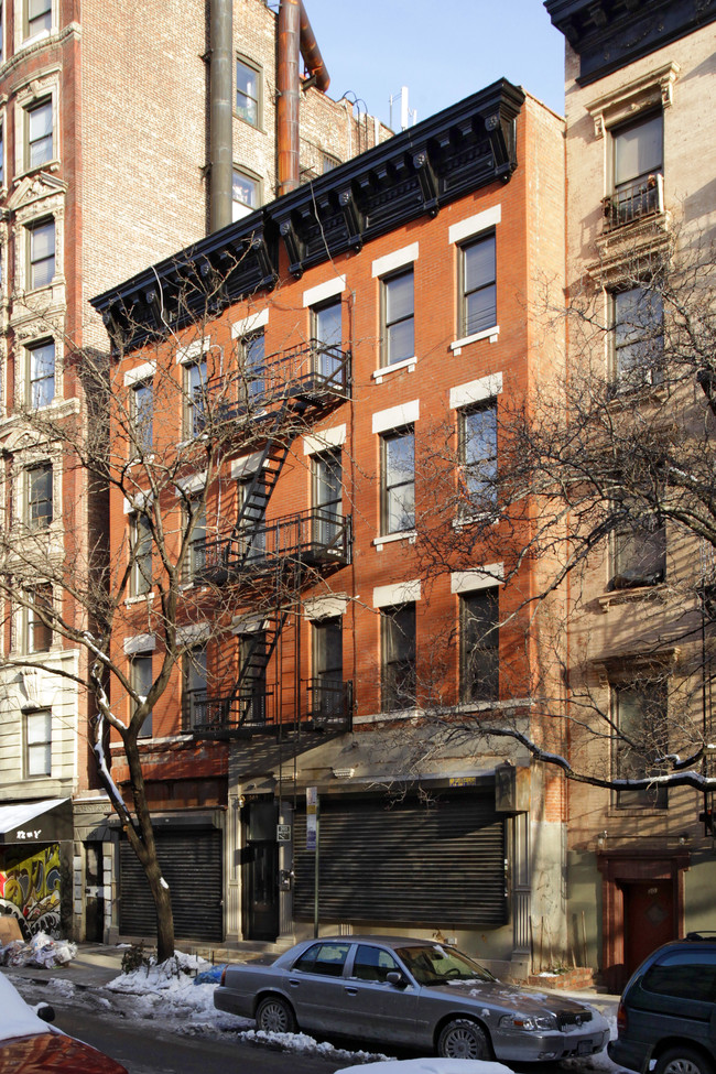 303 E 6th St in New York, NY - Building Photo - Building Photo