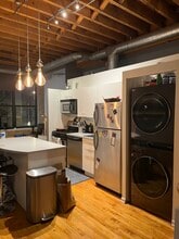 3201 N Seminary Ave, Unit 206 in Chicago, IL - Building Photo - Building Photo