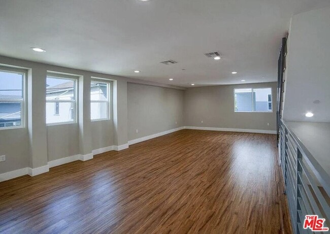 2303 Hauser Blvd in Los Angeles, CA - Building Photo - Building Photo