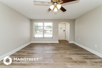 9426 Legend Ln in Port Richey, FL - Building Photo - Building Photo