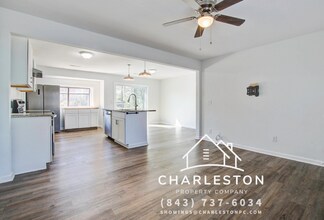 605 Michigan Ct in Ladson, SC - Foto de edificio - Building Photo