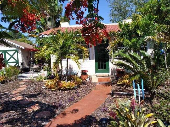 1016 N E St in Lake Worth Beach, FL - Building Photo - Building Photo