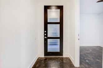 2333 Sperber Ln in Houston, TX - Foto de edificio - Building Photo