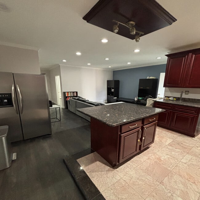 25 Gelston Ave, Unit 1, Unit 1