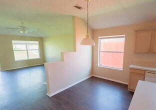 320 Oakhurst Dr in Seagoville, TX - Building Photo - Building Photo