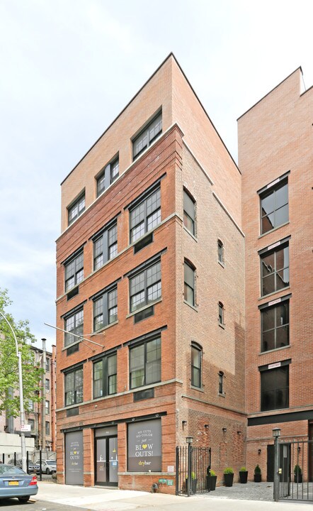 215 Pacific St in Brooklyn, NY - Building Photo