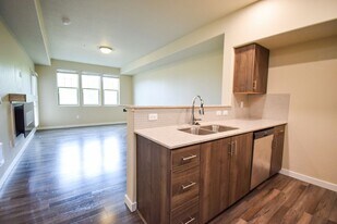 16417 NW Chadwick Way in Portland, OR - Building Photo