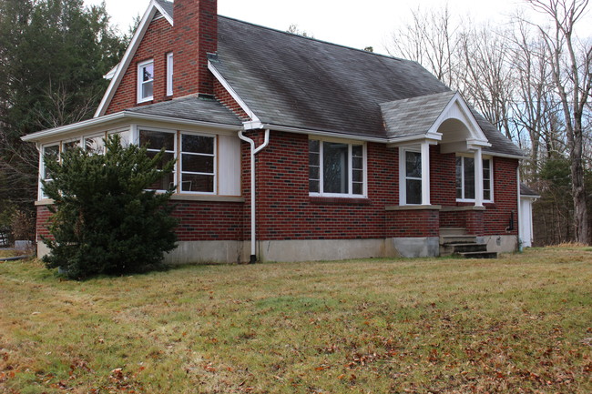 186 Dibble St in Torrington, CT - Building Photo - Building Photo