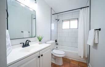 4806 Cedarbrook in San Antonio, TX - Building Photo - Building Photo